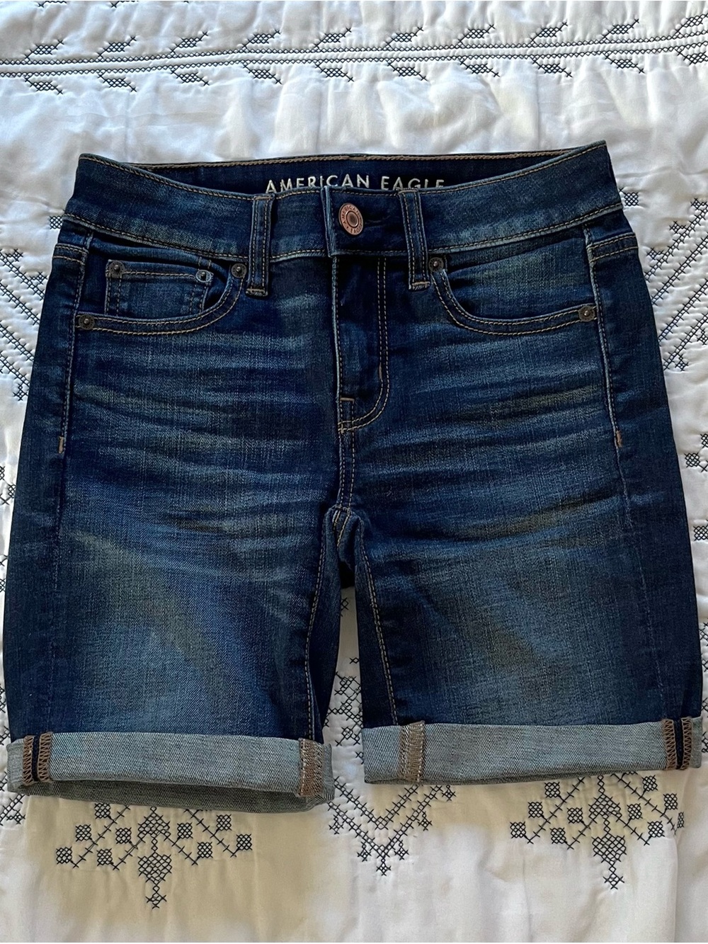 American Eagle Outfitters Dark Blue Denim Rolled-Hem Shorts NWOT